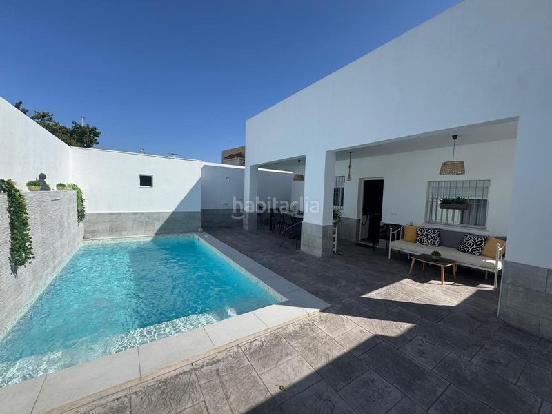 Foto 831c17cd-2b21-441b-8ad1-8d8f8ac7fbc7. Casa magnifica casa en planta baja con piscina privada junto a la zona de bajo de guía en Sanlúcar de Barrameda