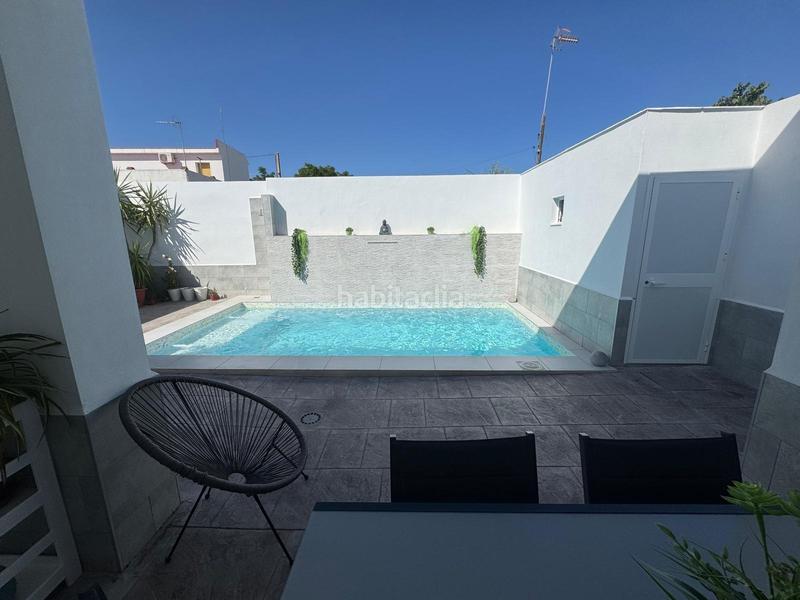 Foto 8514f282-1da1-44fb-960e-fc93468f3c1e. Casa magnifica casa en planta baja con piscina privada junto a la zona de bajo de guía en Sanlúcar de Barrameda