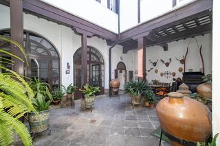 Maison à Centro-Calzada-Cabo Noval. Estupenda casa señorial en el centro de sanlucar