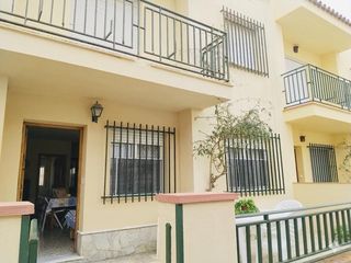 Duplex  Calle tulipan. Duplex situado a minutos del centro y de la playa de regla