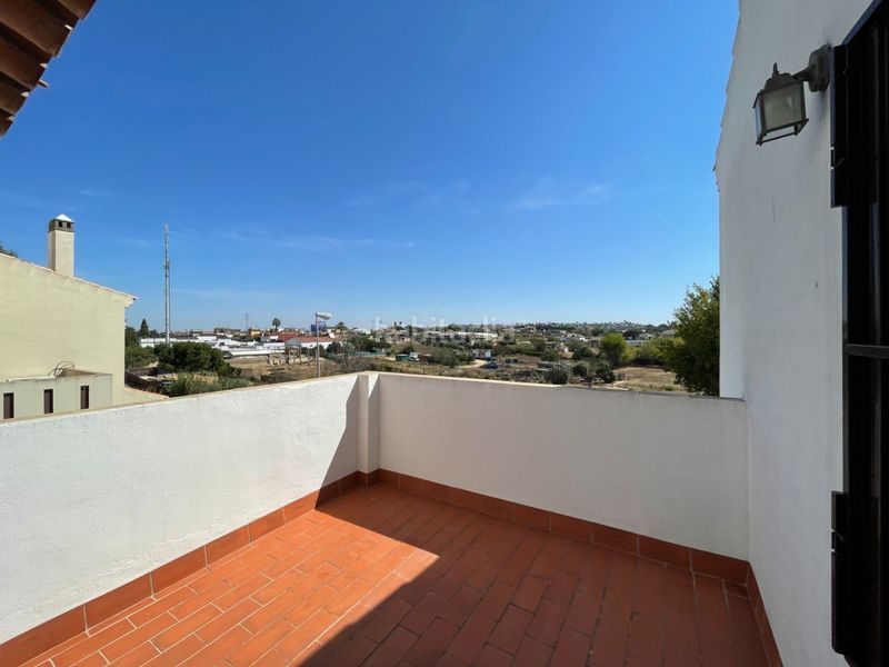 Foto 7af8f7f1-b5cc-409d-a1af-ecad3f1e237e. Casa adossada a Bonanza-Avda de Huelva-Barrio Andalucia Sanlúcar de Barrameda