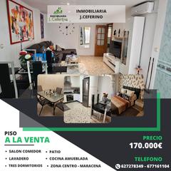 Appartement  Calle la rioja. Se vende piso de tres dormitorios , patio y trastero en la local