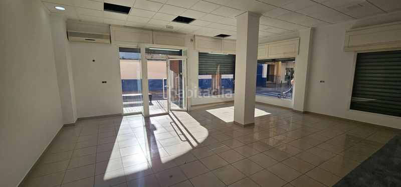Foto b2cc022a-03e0-44e0-b9f7-e6f1529be9b7. Location local commercial dans Maracena