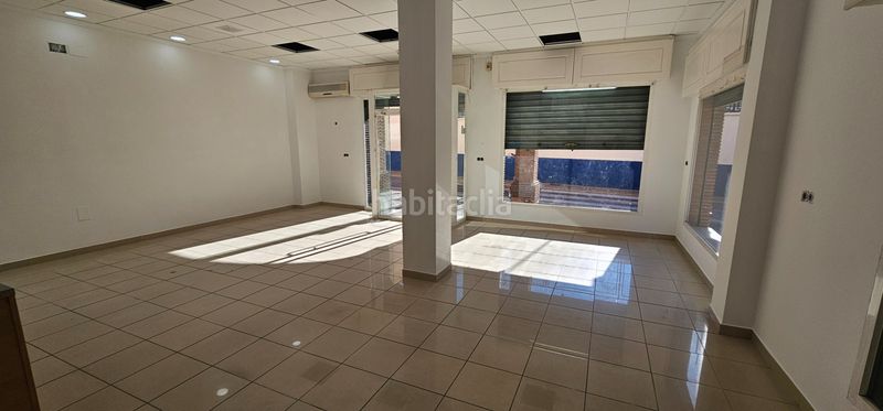 Foto d3271f3b-9cf8-45d0-bd48-0727ac9fb09c. Location local commercial dans Maracena