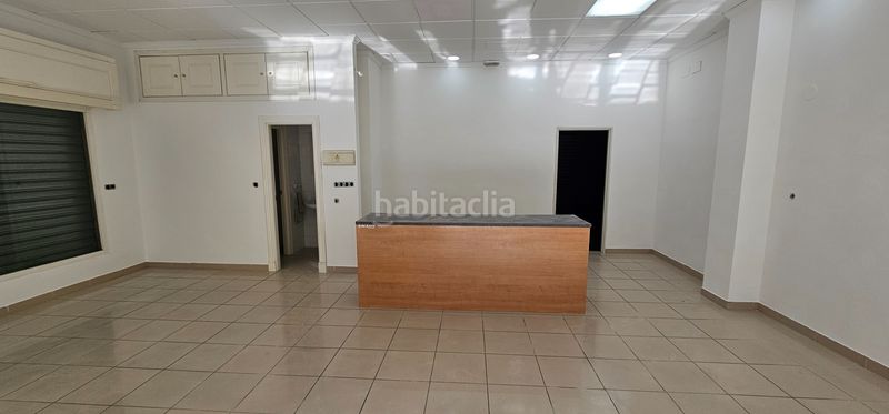 Foto fd45c3bf-416e-4309-b24a-9c6a9e22d3d8. Location local commercial dans Maracena