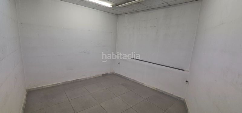 Foto f30740a8-6834-424a-bd5e-0cbeff066f7b. Lloguer local comercial a Maracena