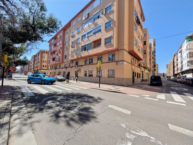 Foto f4d501f2-5d8e-4e80-b3ef-6016755a0325. Affitto locale commerciale in Las Fuentes Zaragoza