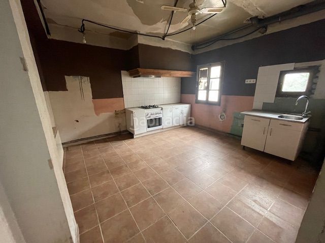 Foto 504efe3d-bf75-4b9c-b789-bcfd2fccdb87. Casa adossada amb aparcament a Belchite