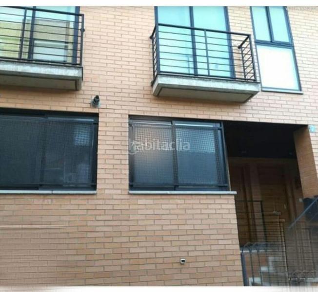 Foto 5ab34aa4-7c66-4728-adbf-32e21af1e4b4. Casa adossada amb calefacció a Zuera