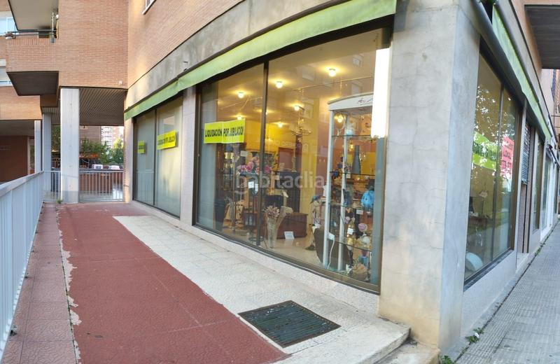 Foto 3d5403e0-7eee-4a42-bbd4-8da0cb4a4d31. Alquiler local comercial en La Almozara Zaragoza