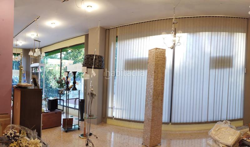 Foto 33483586-37ac-4b47-b4f8-d6940e667877. Location local commercial dans La Almozara Zaragoza