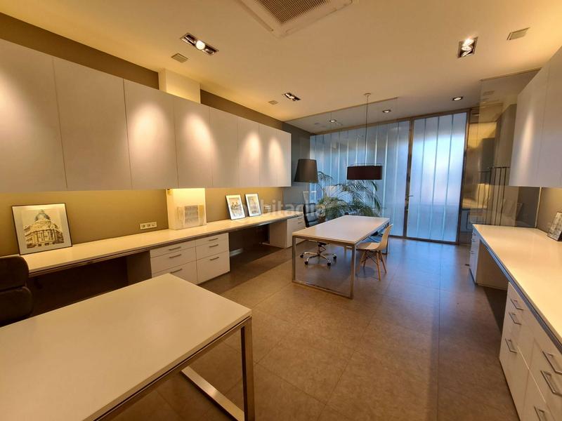 Foto b9e8c815-7064-4854-9352-6d353d08cfcc. Office space with heating in Plaza de Toros Zaragoza