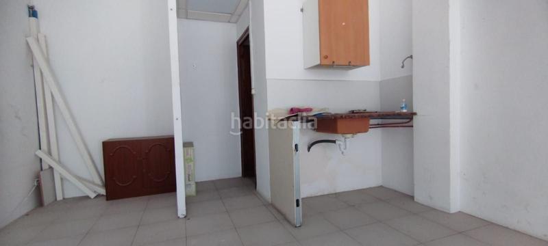 Foto e73c9bb0-008e-4820-8840-3a0fa37a4749. Rent business premise in La Almozara Zaragoza