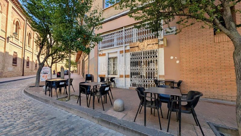 Foto 59c3888b-c25e-4d01-9f38-f404bb7ed029. Alquiler local comercial en La Magdalena Zaragoza