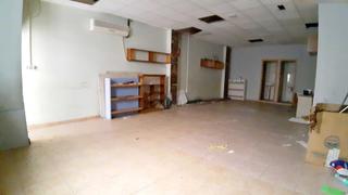 Locale commerciale in Calle Utrillas