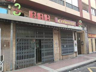 Locale commerciale in mompeon motos