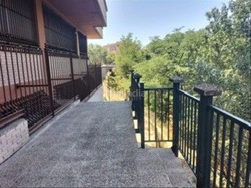 Foto c660a0be-64e8-4ce3-8b30-38804a6eb151. Parking coche en Paseo Sagasta Zaragoza