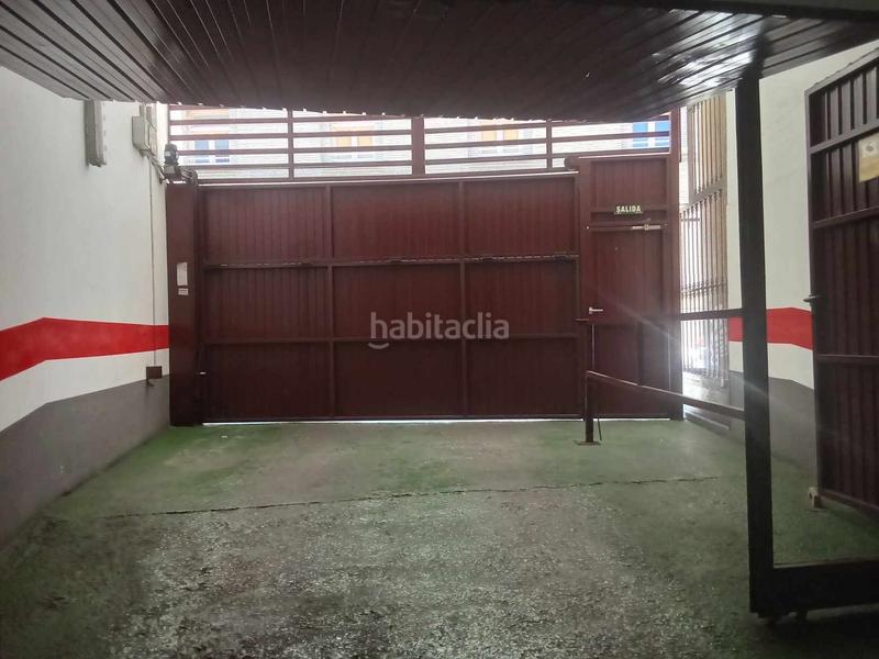 Foto c750864d-b90f-45b7-b410-a78d11b2f6a5. Parking coche en Ruiseñores Zaragoza