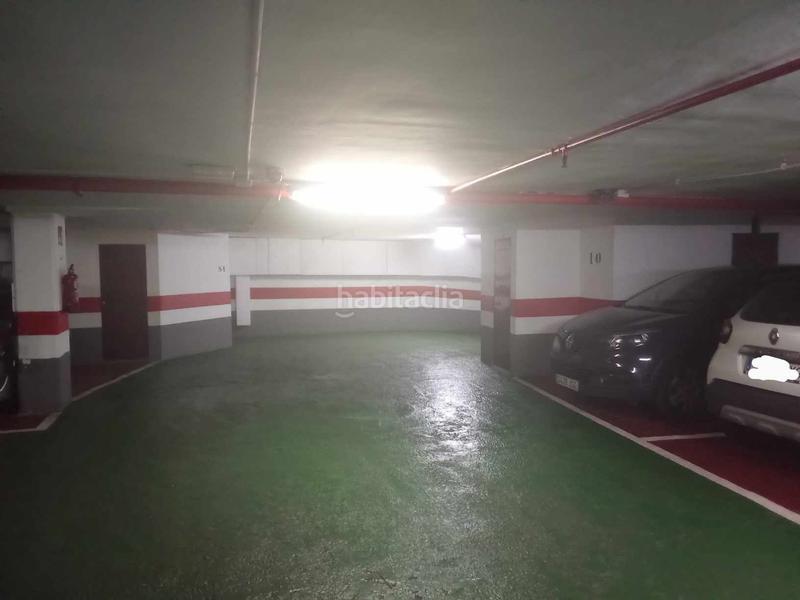 Foto f5bda40e-cd86-424e-a380-d9efdd286736. Parking coche en Ruiseñores Zaragoza