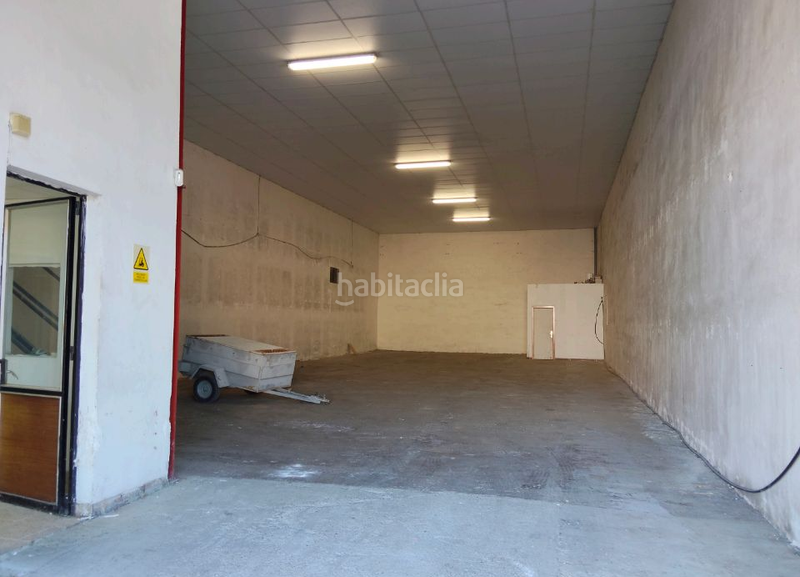 Foto d0e5cb77-7c54-4385-9fed-fc842f382503. Nave industrial en Villanueva de Gállego