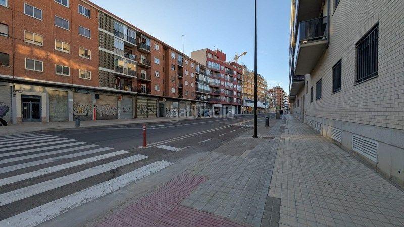 Foto 8214f932-fc5c-4566-8252-d5d00b28dc0a. Autoparkplatz in La Granja Zaragoza