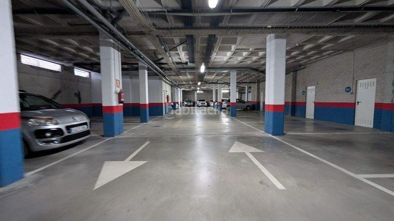 Foto fb36915d-97f0-4ec5-98c0-c43a9d646d4a. Autoparkplatz in La Granja Zaragoza