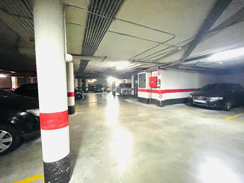 Foto 006f248f-350b-444e-ab23-666c7c35460e. Parking voiture dans Oliver Zaragoza