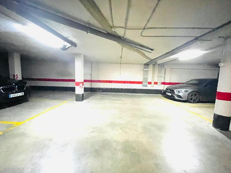 Foto 54e4c5ca-b9e3-4482-a64c-313b84e26891. Parking voiture dans Oliver Zaragoza