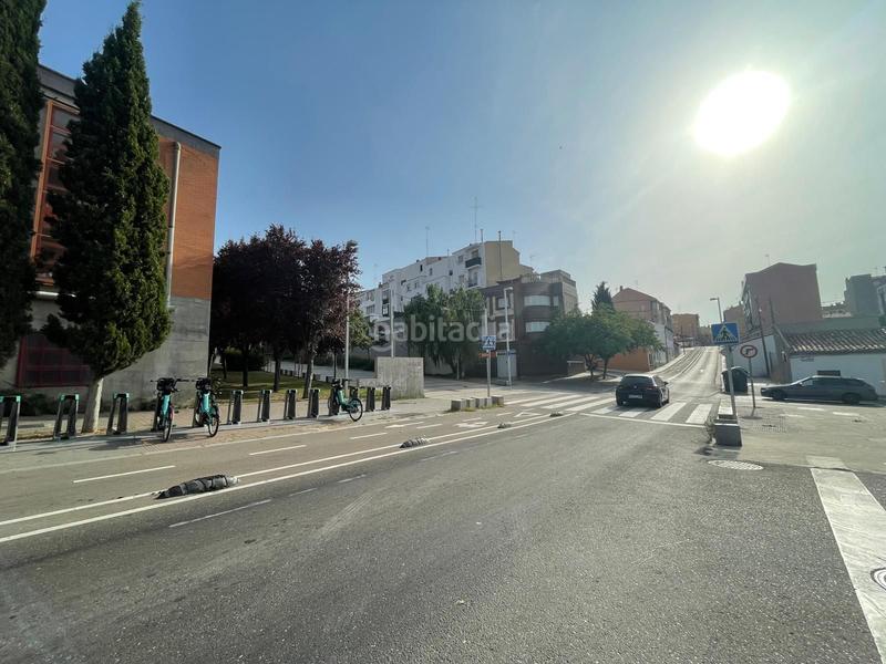 Foto 76d23ff3-cc03-492f-9e17-21e22ff63458. Parking voiture dans Oliver Zaragoza