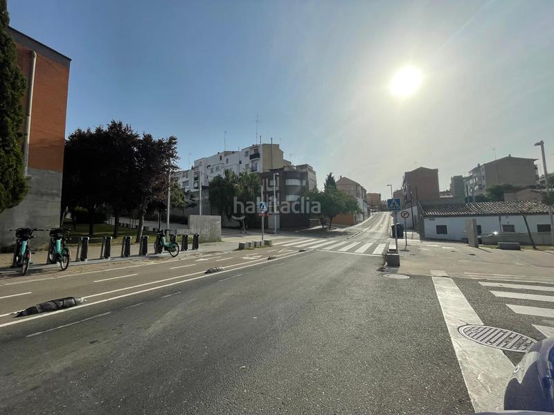 Foto 8856ed3c-7993-4264-a758-6963fea9f8de. Parking voiture dans Oliver Zaragoza