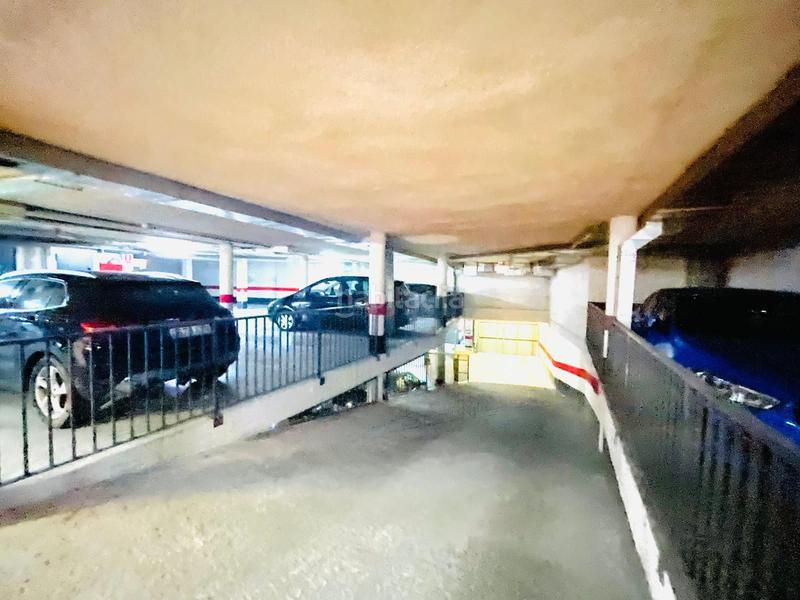 Foto 9312a690-5fd7-4da2-8891-24b7b5f9d8b1. Parking voiture dans Oliver Zaragoza