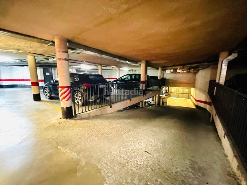 Foto b9f85bf0-961e-42bf-bf6a-65452cc027cd. Parking voiture dans Oliver Zaragoza