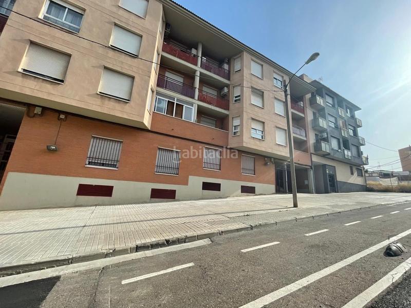 Foto bc5d26c6-aca7-4b62-a0b4-2491f3ed7f44. Parking voiture dans Oliver Zaragoza