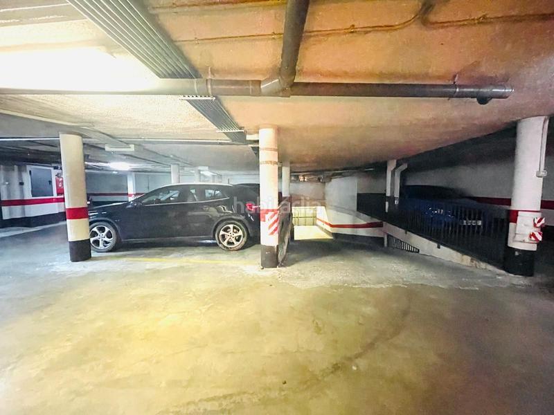 Foto ca4313cf-2ca3-4745-966b-3e53adf6f4e2. Parking voiture dans Oliver Zaragoza