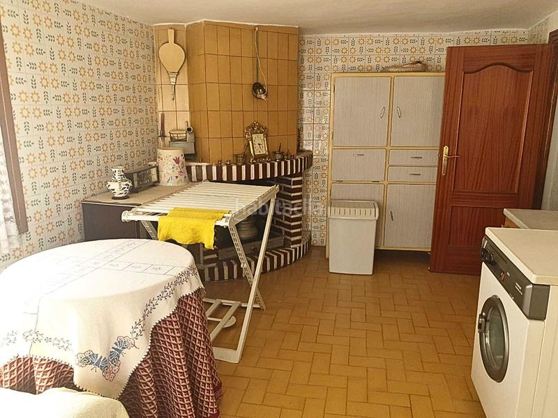 Foto f317561f-dfd5-4586-ab71-9742ff1c8bdf. Masia amb calefacció aparcament a Atea