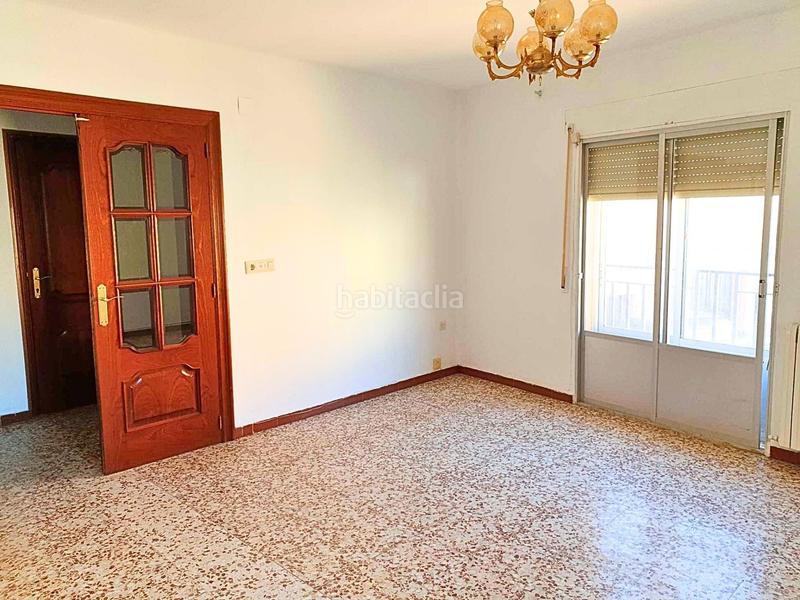 Foto f17d1625-68bd-438a-803e-2453537660b8. Flat with heating in Ibdes