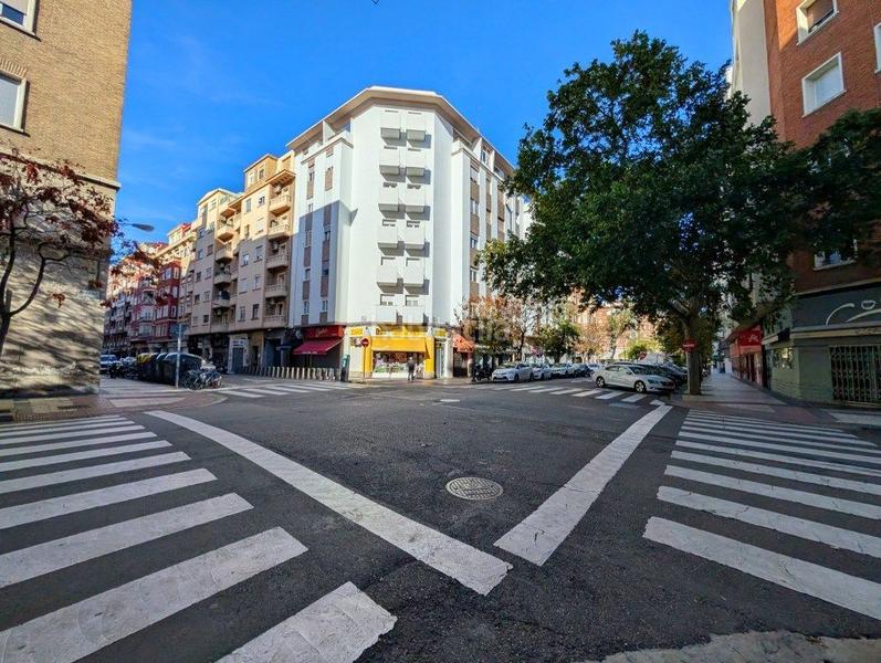 Foto f11e84ad-dec3-4595-a9d2-156f5fa06ce8. Miete etagenwohnung in Paseo Constitución - Las Damas Zaragoza