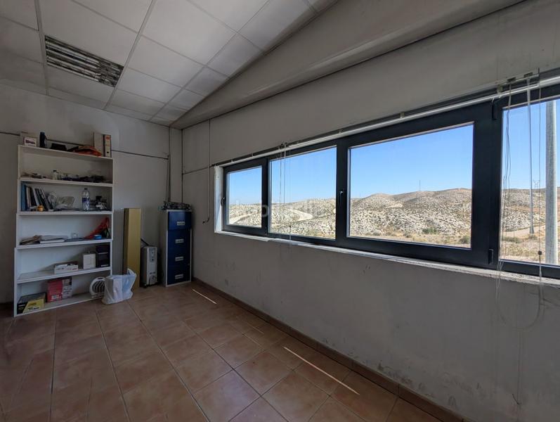 Foto 1e185ca9-4a73-4de6-a87d-ea9fb620587b. Fabrikhalle in Cuarte de Huerva
