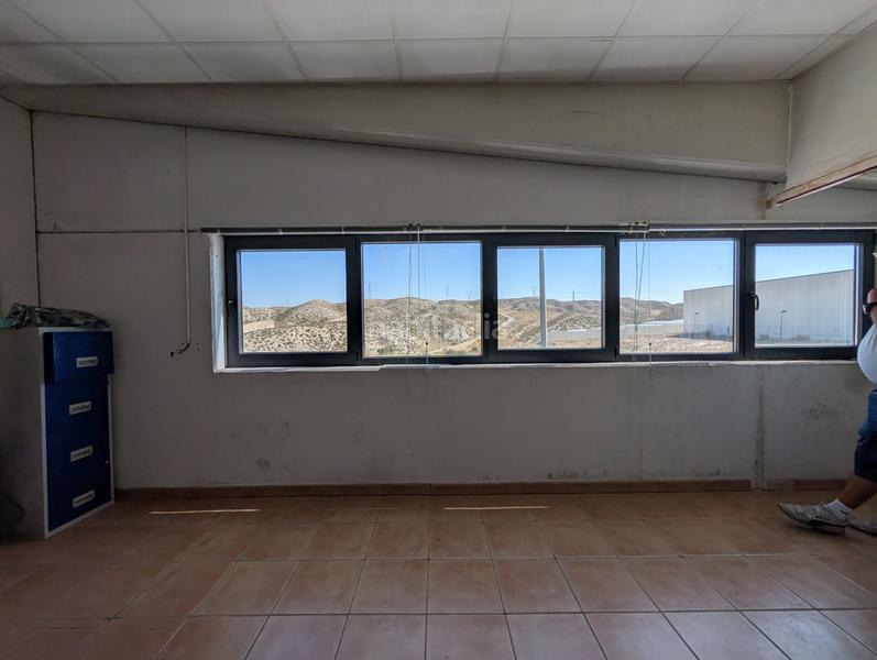 Foto 2840ae0f-de4b-4c6f-a6a3-7e3405e0bdbb. Fabrikhalle in Cuarte de Huerva