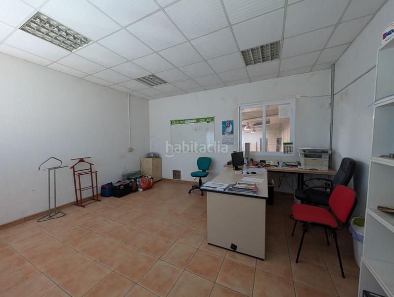 Foto b3365ec5-9458-4d30-a52d-3c2a65ddb0d7. Fabrikhalle in Cuarte de Huerva