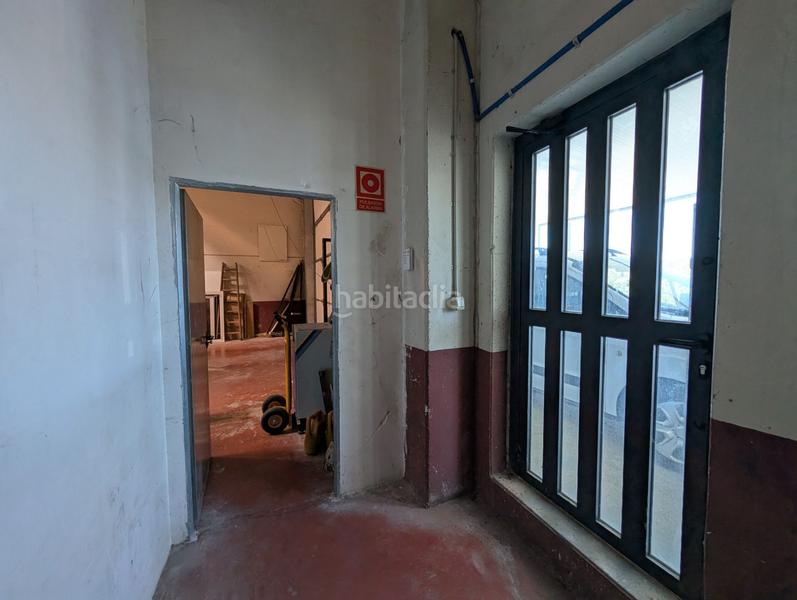 Foto ee36da0f-c75b-4ae1-8d0c-ecc0c4f5f5e0. Fabrikhalle in Cuarte de Huerva