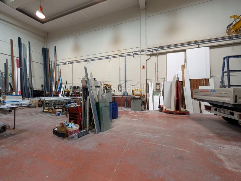 Foto f9e5fa1c-4d90-4c20-b076-b1afb2b85a2a. Fabrikhalle in Cuarte de Huerva