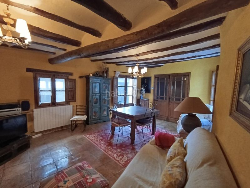 Foto c1189d5e-372e-4609-a5b9-5da3edbd918e. Masia amb calefacció a Lascuarre