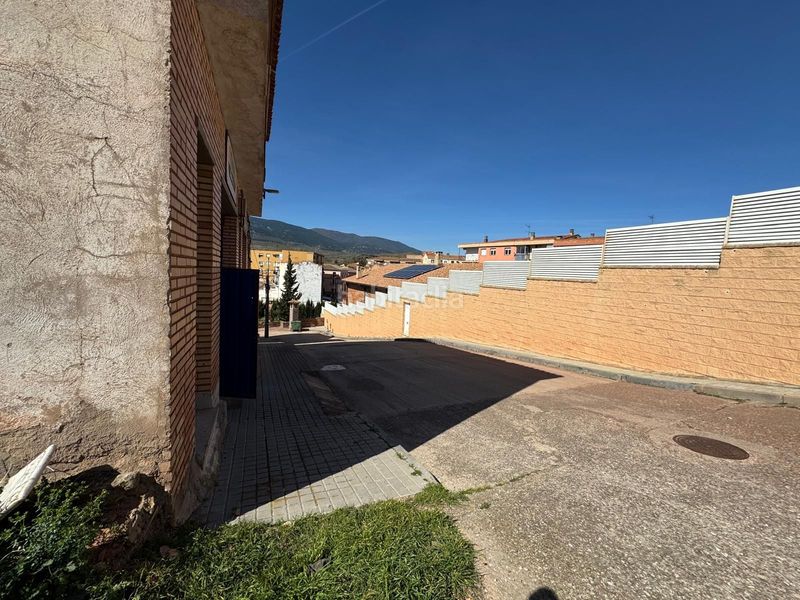 Foto b5179283-e07d-4e0b-992e-077b1b511e7d. Nau industrial a Illueca