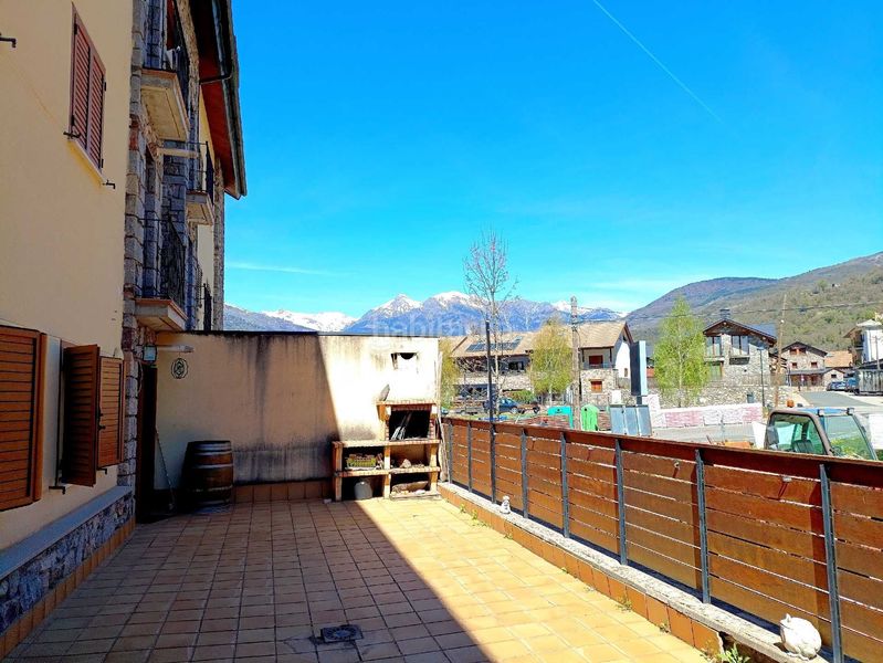 Foto 662fed25-4613-4cc3-92c6-2e721569100c. Pis amb calefacció aparcament a Castejón de Sos