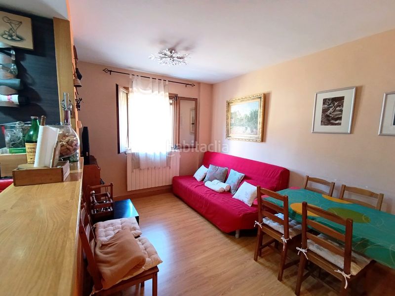 Foto 929c2fd0-5758-47b4-bfc6-78a0baf65cf4. Piso en Castejón de Sos