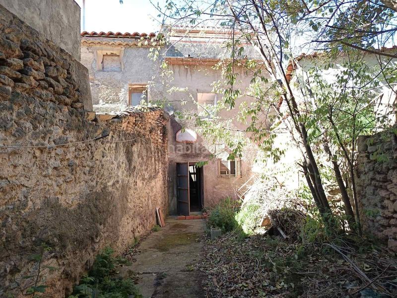 Foto 443c7b03-1a09-4703-b0b1-c64bda7d17a2. Masia amb aparcament a Barbuñales