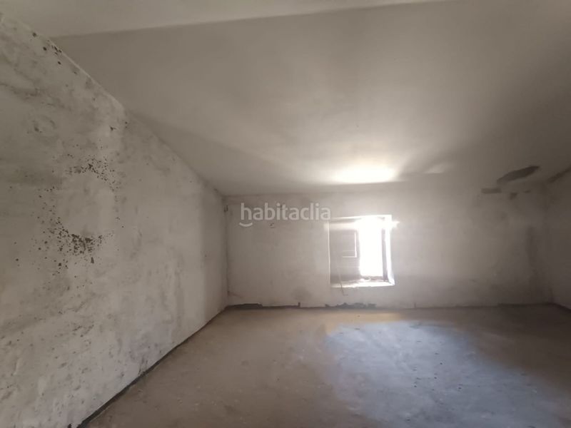 Foto 4b21a128-e193-431a-aa82-13eb1f749548. Masia amb aparcament a Barbuñales