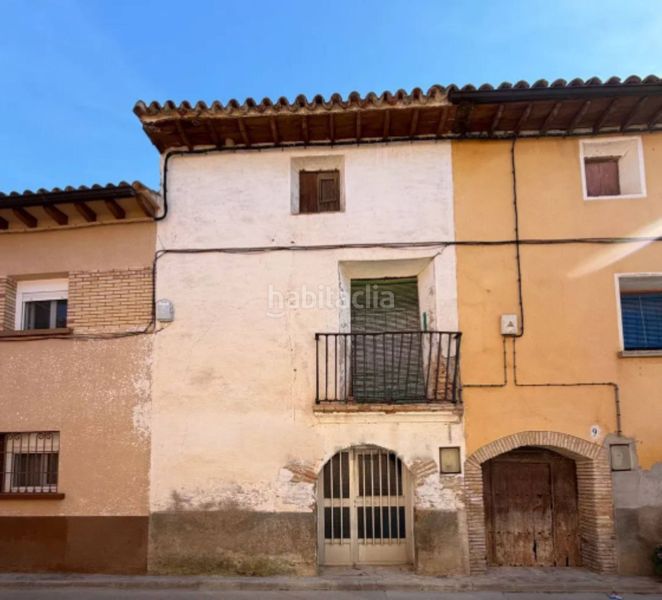 Foto 51509f38-8042-4e8d-ac8e-72c9cb37f3d5. Masia amb aparcament a Barbuñales