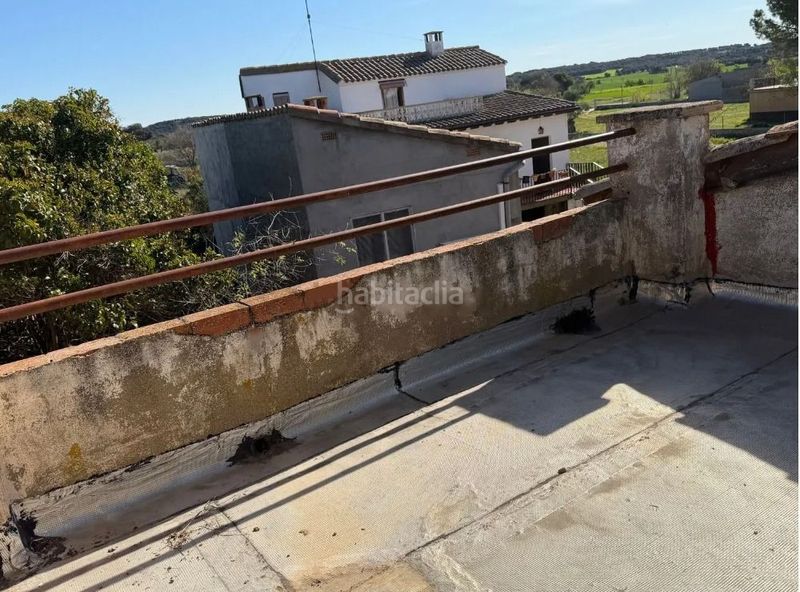 Foto 68edceb8-07ee-4a01-8718-0e66e5ea0ff4. Masia amb aparcament a Barbuñales